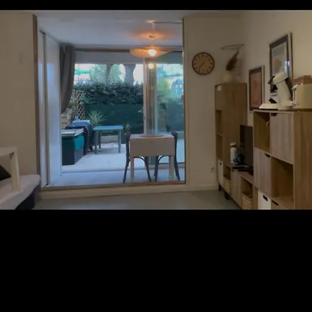 Appartement T1 Familial Avec Terrasse, Piscine, à 6 Min à Pied Et Aqualand à 2 Min *