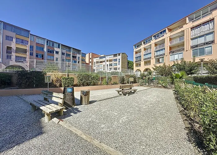 T1 Familial Avec Terrasse, Piscine, à 6 Min à Pied Et Aqualand à 2 Min Agde