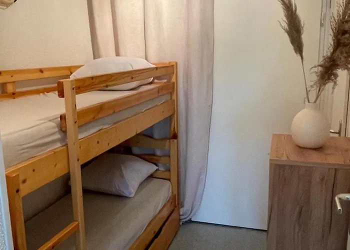 T1 Familial Avec Terrasse, Piscine, à 6 Min à Pied Et Aqualand à 2 Min