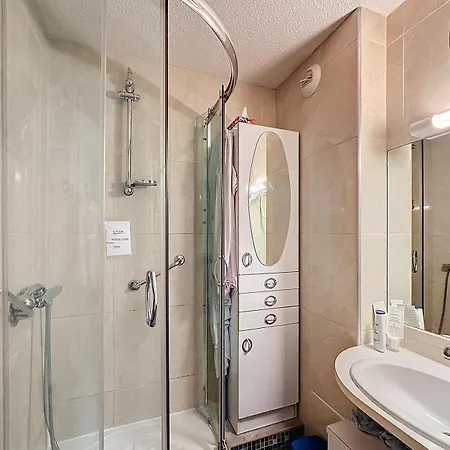 Apartment T1 Familial Avec Terrasse, Piscine, A 6 Min A Pied Et Aqualand A 2 Min