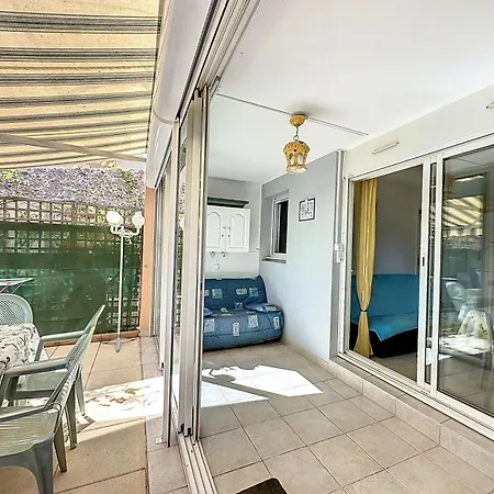 Apartment T1 Familial Avec Terrasse, Piscine, A 6 Min A Pied Et Aqualand A 2 Min *