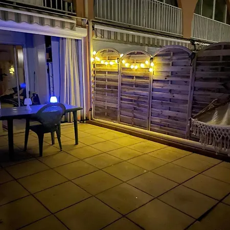 T1 Familial Avec Terrasse, Piscine, A 6 Min A Pied Et Aqualand A 2 Min Appartement