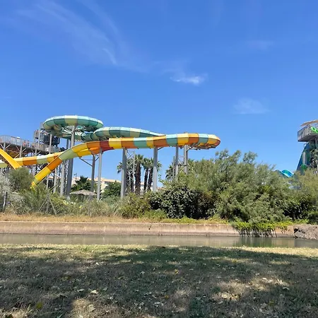 T1 Familial Avec Terrasse, Piscine, A 6 Min A Pied Et Aqualand A 2 Min * אגדה
